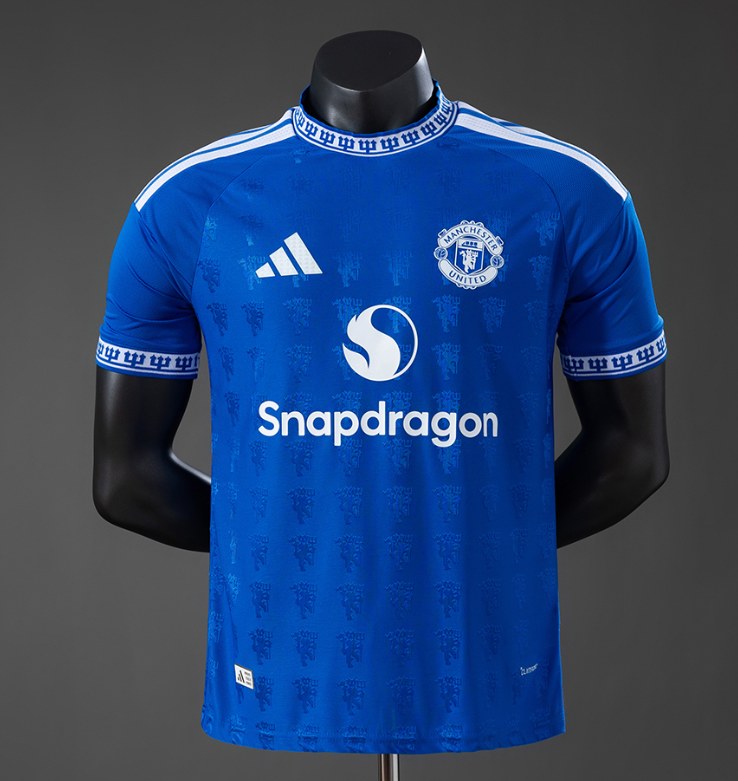 Manchester United 25/26 Away Blue — Player Version