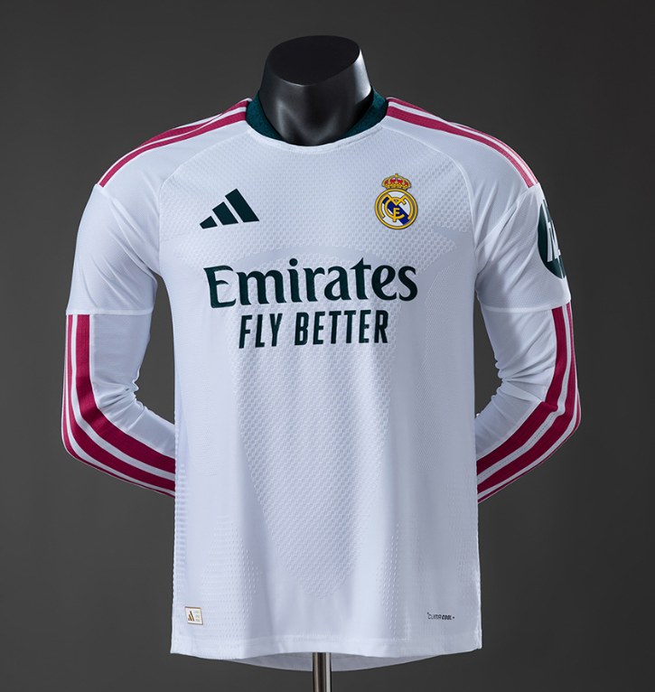 Real Madrid 25/26 Away Long Sleeve — Player Version