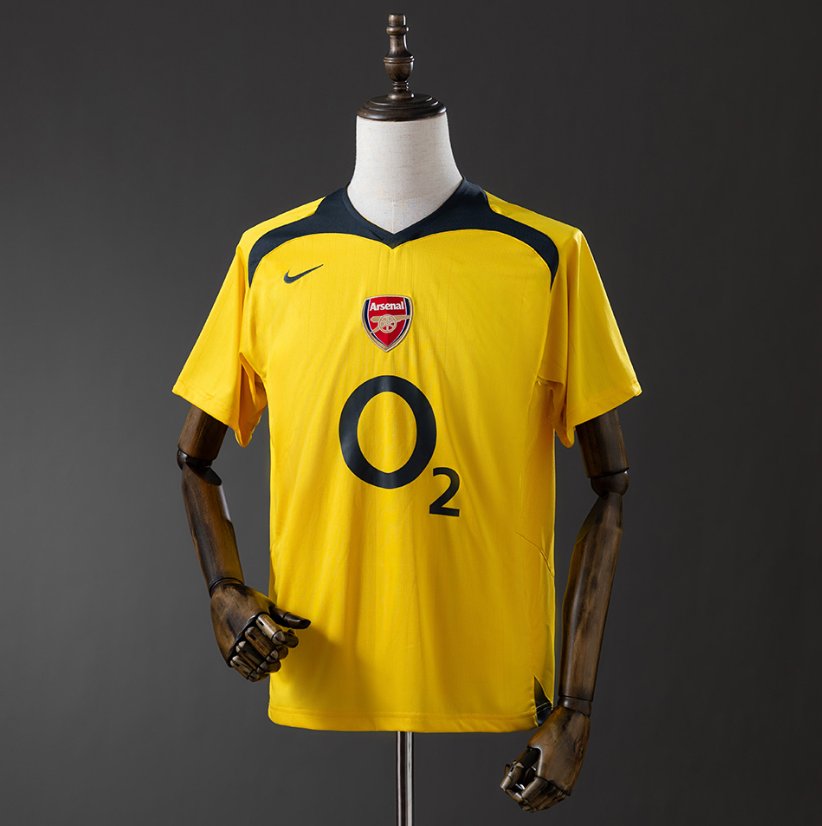 Arsenal 2005/06 Away — Player Version