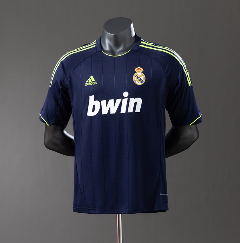 Real Madrid Retro Away — bwin Era — Player Version