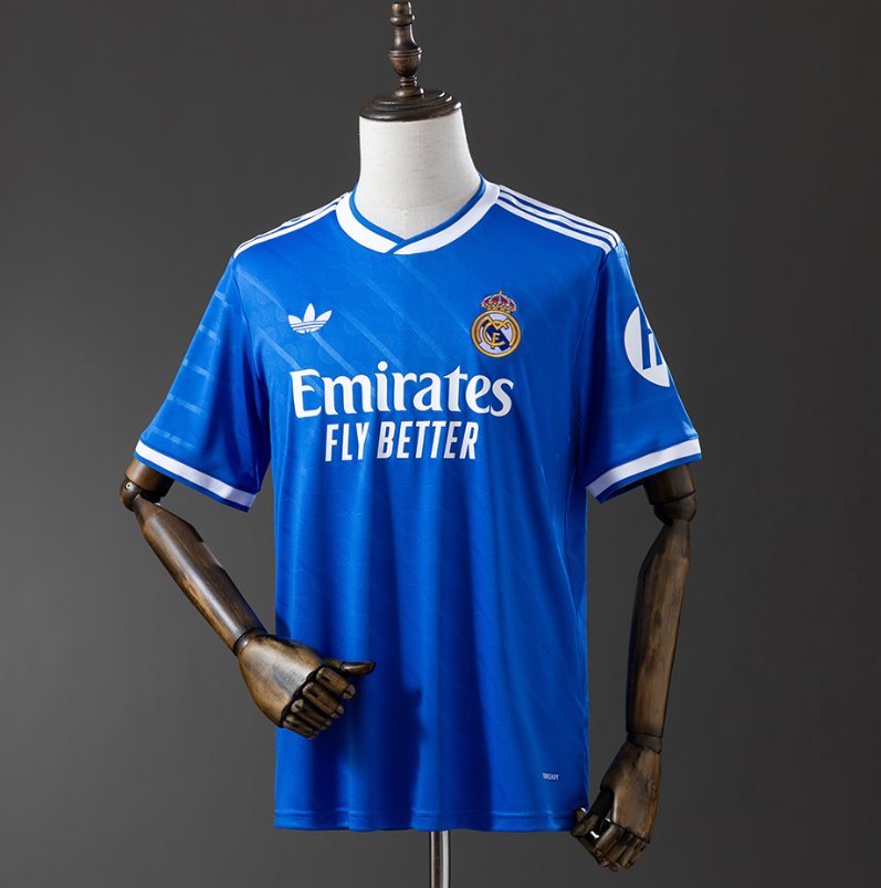 Real Madrid Retro Special — Emirates Fly Better Era — Player Version