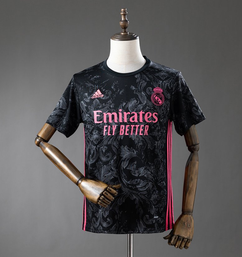 Real Madrid Retro Special — Emirates Fly Better Era — Player Version